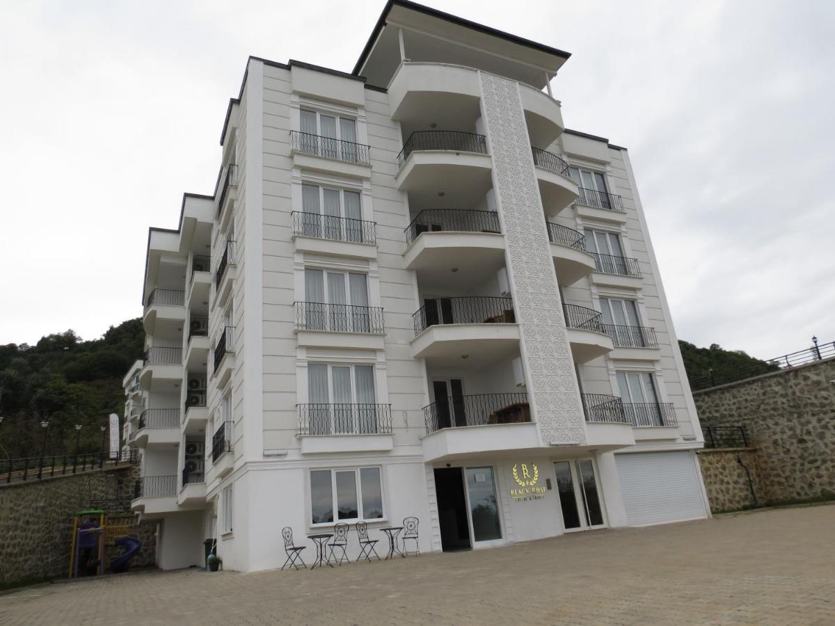 Aparthotel Black Rose Kaşüstü Zewnętrze zdjęcie